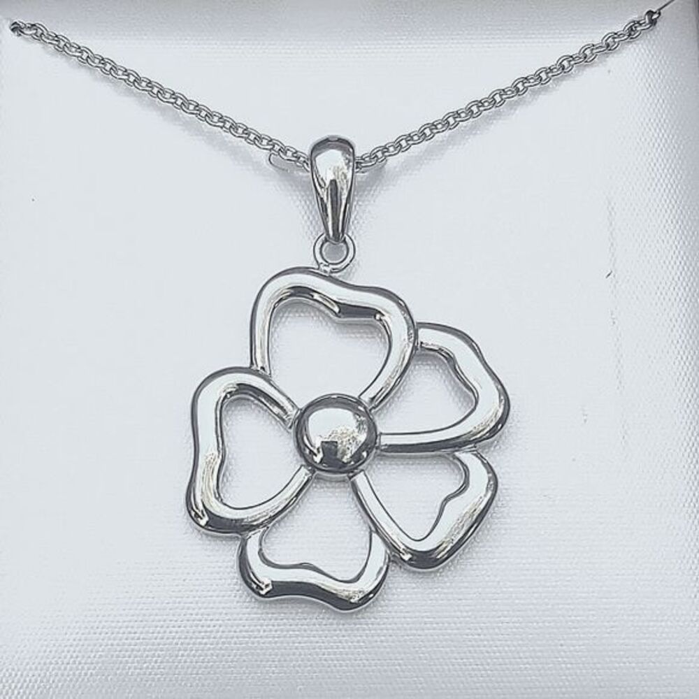 Open Flower Stainless Steel Silver Pendant Necklace NEW